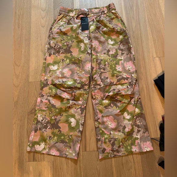 Floral Camouflage fabletics Pants - Picture 1 of 10